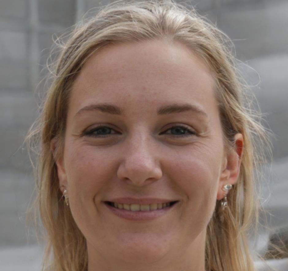 Liridona Krasniqi teaching AR development concepts